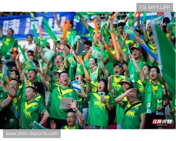 比赛现场：观众激情呐喊的瞬间集锦，比赛现场_观众激情呐喊的瞬间集锦